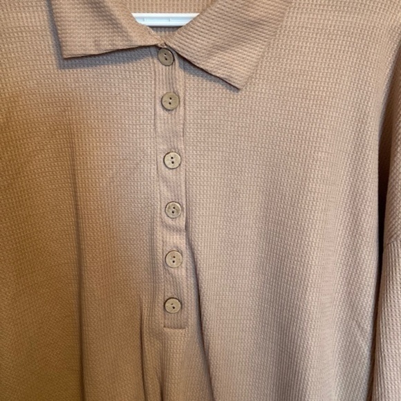 SHEIN 6 button Long sleeve - Picture 2 of 9